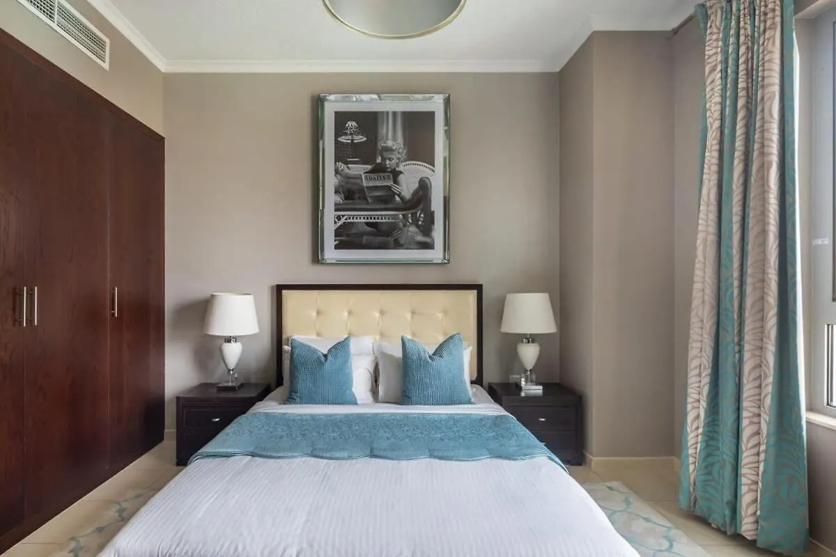 Frank Porter - The Residences Tower 8 Dubai Apartment