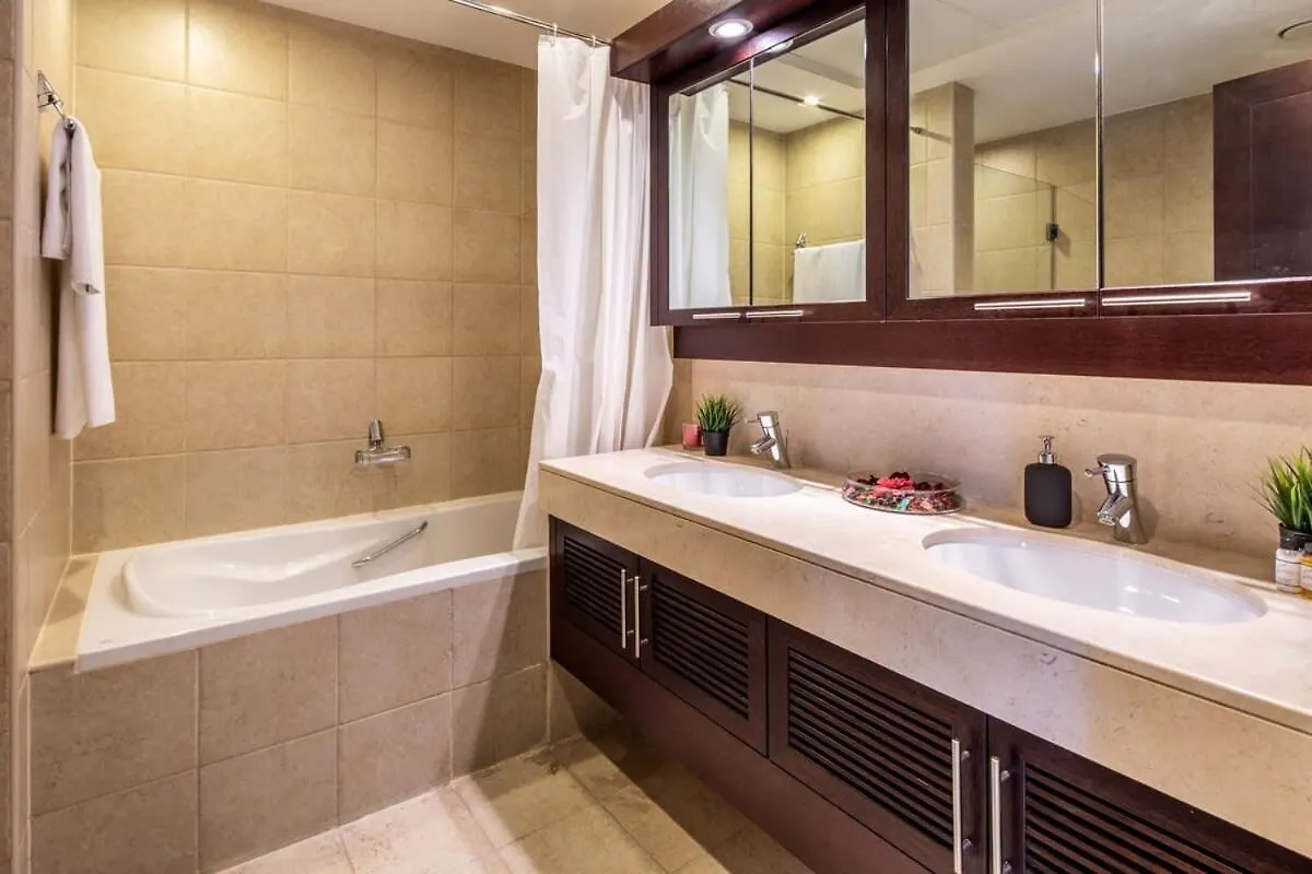 Frank Porter - The Residences Tower 8 Dubai 0*,